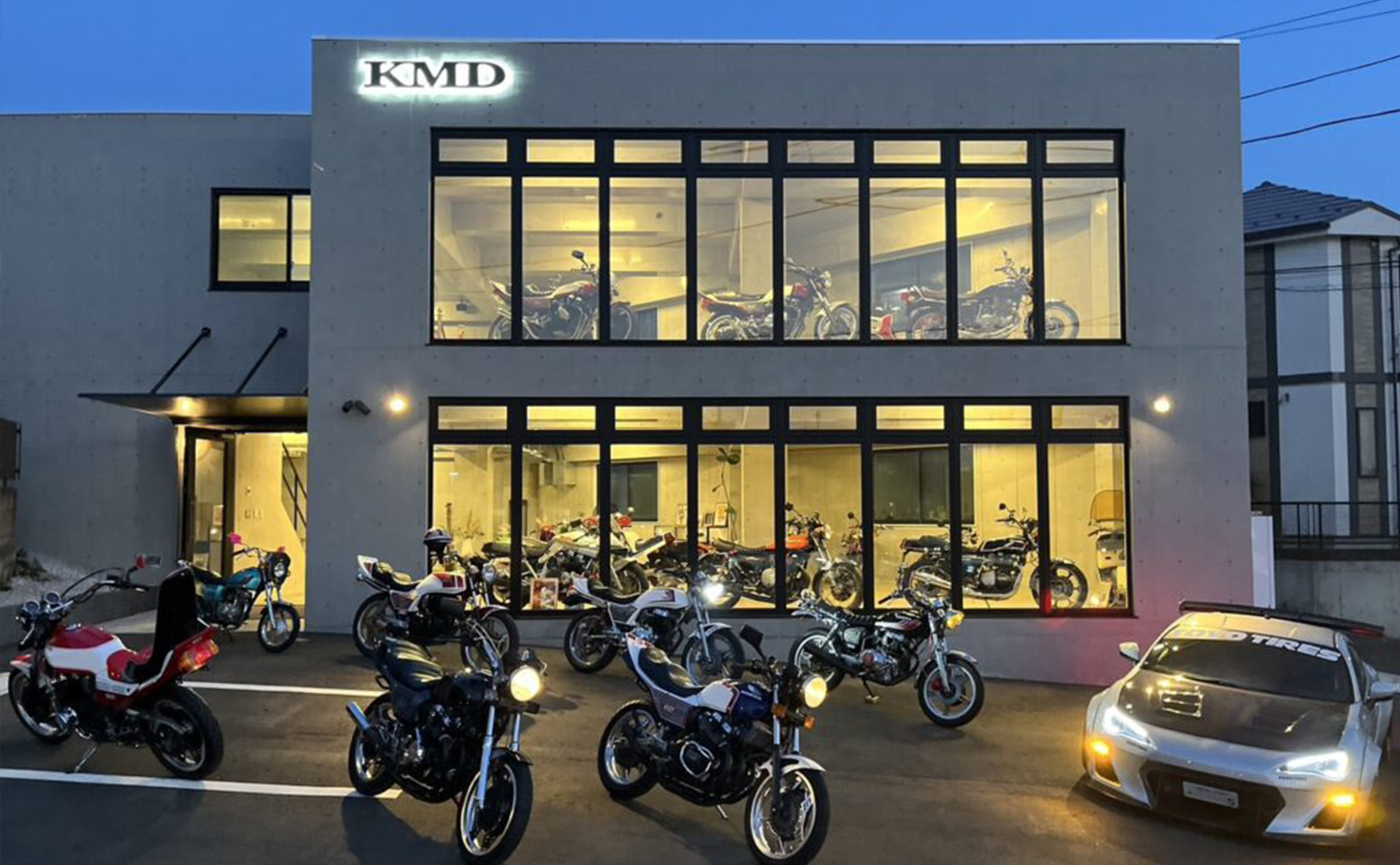 KMD横浜（原宿店）の店舗外観写真